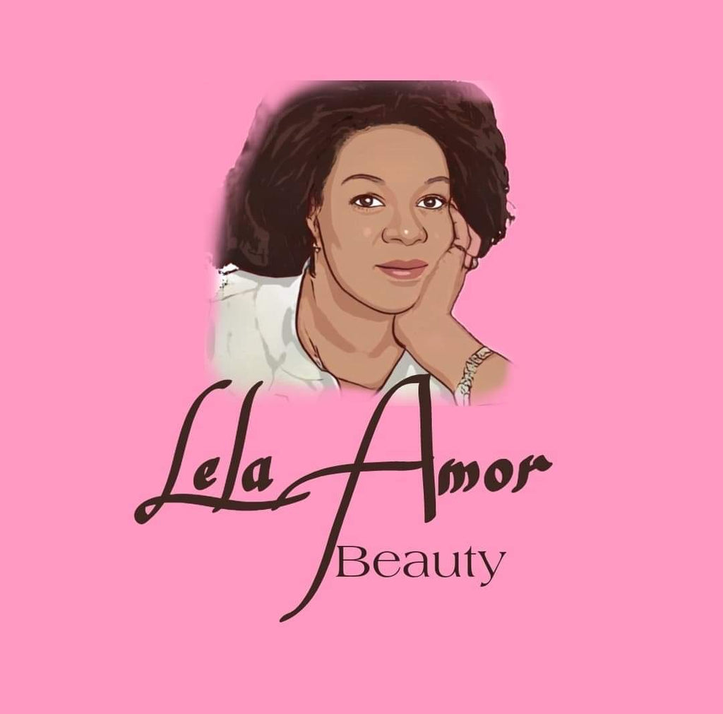 What is Lela Amor about?